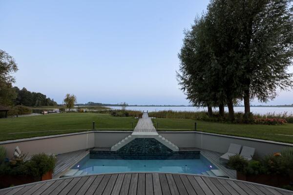 photo 46 Nieuw-Loosdrechtsedijk 227