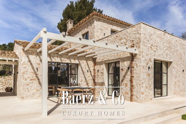 photo 3 Renewed elegance: main house and guest cottage with pool in rural landscape