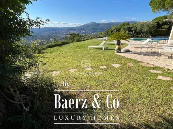 photo 11 Gorgeous villa with panoramic view in a gated domaine