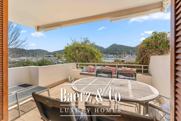 photo 2 Charming two-story apartment with a flowered terrace and views of the Port d'Andratx Sailing Club