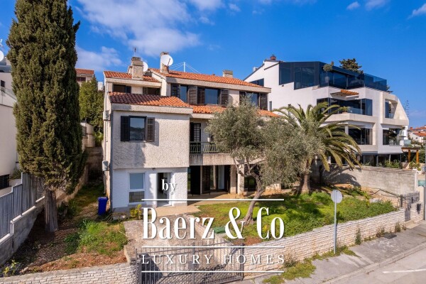 photo 7 Istria, Pula, Pješčana Uvala, attractive villa first row to the sea