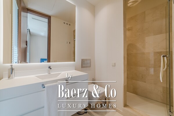 photo 9 Exceptional Luxury Villa Just Steps from the Beach