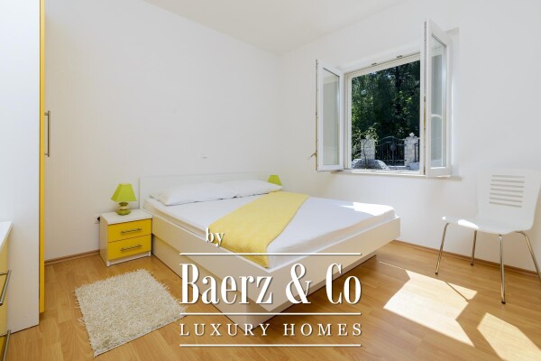 photo 11 Blace, first row to the sea, residential building