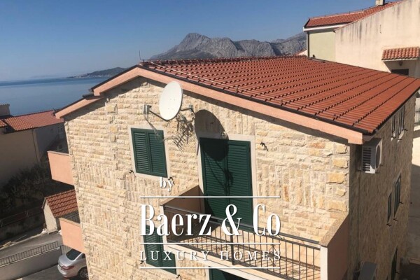 photo 2 Omiš, Nemira, stone apartment house with sea view