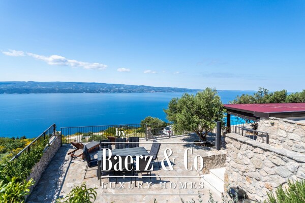 photo 27 Omiš, Stanići, a beautiful house with a sea view, total living area of 160 m² on a land plot of 2546