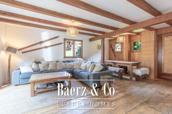 photo 7 AUTHENTIC 4-BEDROOM CHALET - CLOSE TO SKI LIFTS