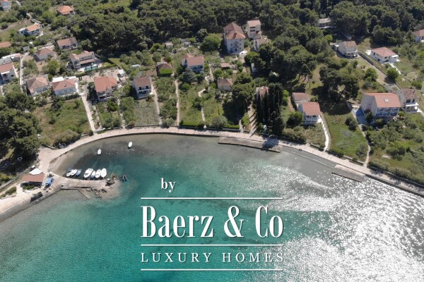 photo 32 Zlarin, spacious house with apartments under renovation, 1200 m²