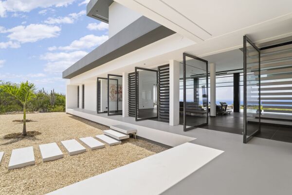 photo 2 Crown West 207