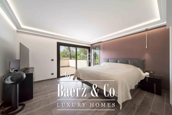 photo 5 New Contemporary-Style Villa with Lovely Open Views