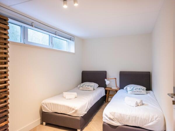 photo 18 Burgemeester Peecklaan 8 001