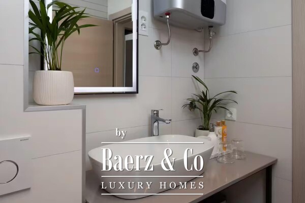 photo 9 Vis, Komiža, newly built house in the center of town