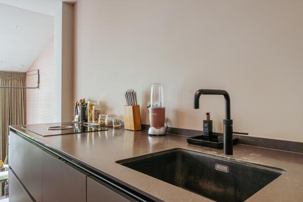 photo 17 Warmondstraat 85 H