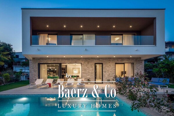 photo 2 Rogoznica, modern villa with swimming pool in the first row to the sea