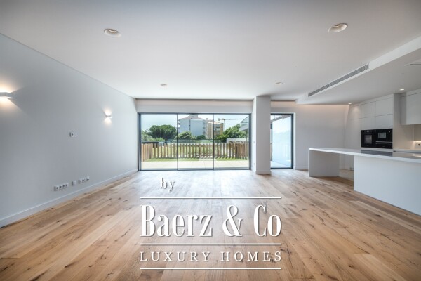 photo 12 4 bedroom flat with private garden, in Parede