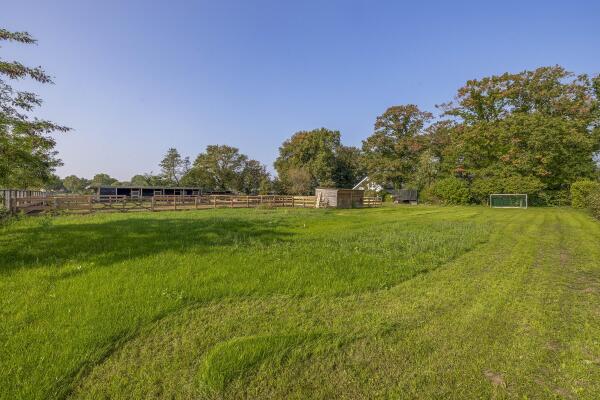 photo 63 Hoevensestraat 10