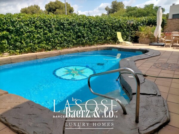 photo 1 Sant Pere de Ribes, Els Cards