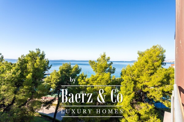 photo 16 Podstrana, luxurious apartment with panoramic sea view, first row to the see