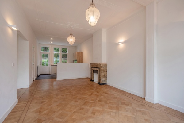 photo 19 Van Dorpstraat 4