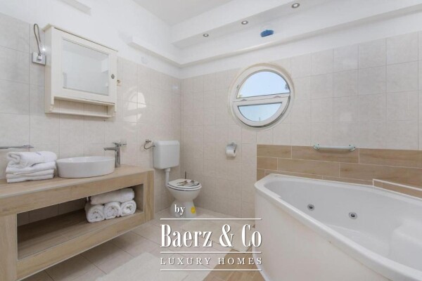 photo 15 Istria, surroundings of St. Lovrec, house with 6 bedrooms 380m2 with swimming pool, gym and sauna