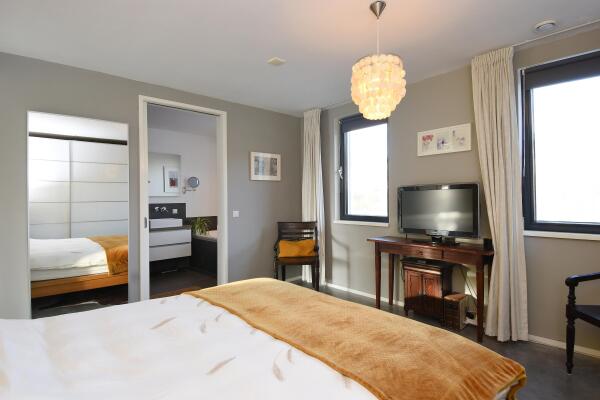 photo 42 Glaskloksingel 59