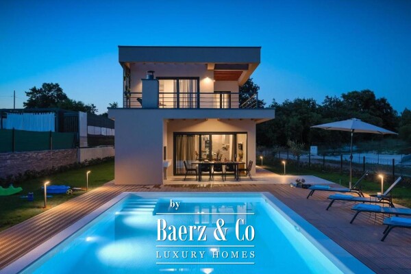 photo 1 Istria, Svetvinčenat, modern luxury villa with a heated swimming pool