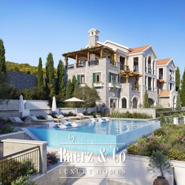 photo 5 Luxurious Apartment in Montenegro with a Yard