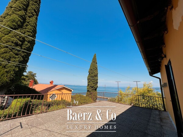 photo 10 A Rare Seaside Gem Villa in Žusterna, Koper