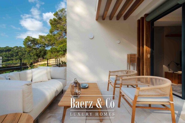 photo 9 Apartment in Cala Major with sea views and a pool