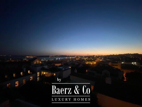 photo 9 Discover this exceptional two-bedroom apartment in Príncipe Real, offering truly breathtaking views.