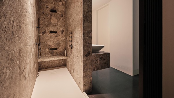 photo 17 Aan Cedron 12