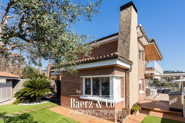 photo 3 Independent house with a pool, garden, and large terraces in La Plana – Bellsoleig