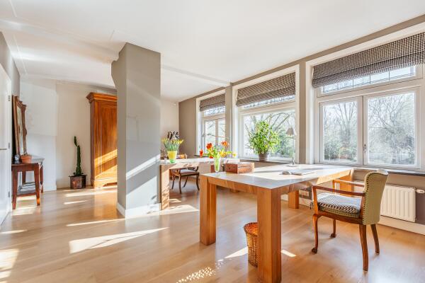 photo 30 Diepenbrockstraat 18