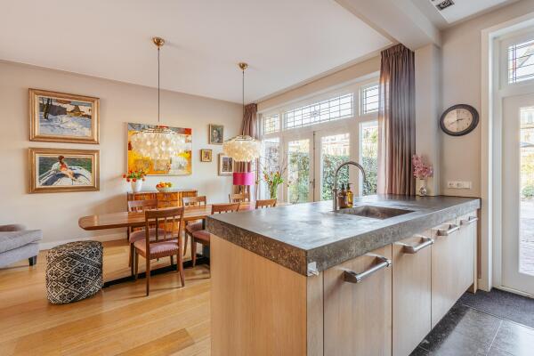 photo 17 Diepenbrockstraat 18