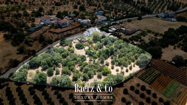 photo 1 Beautiful luxury home in Moncarapacho, Moncarapacho (Fuseta)