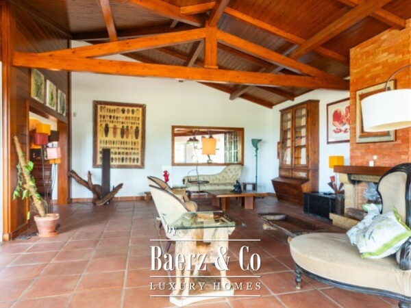 photo 6 Single storey 3 bedroom villa with swimming pool, tennis court and plot of 5,320 sqm in Fontanelas, Sintra