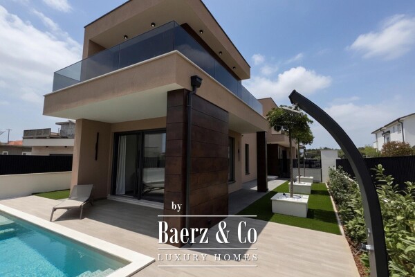 photo 1 Vodice, luxury villa with pool, new build, plot 480 m²