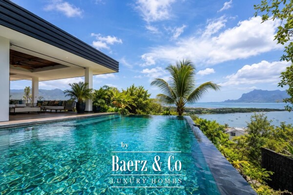 photo 1 EXCEPTIONAL 4-BEDROOM SEA VIEW VILLA FOR SALE – BLACK RIVER