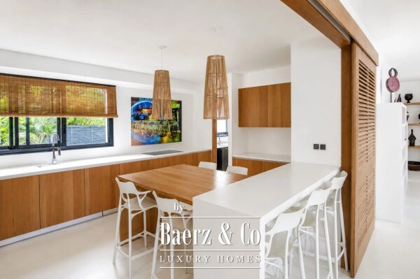photo 8 Exceptional 5-Bedroom Riverfront Villa – Tamarin
