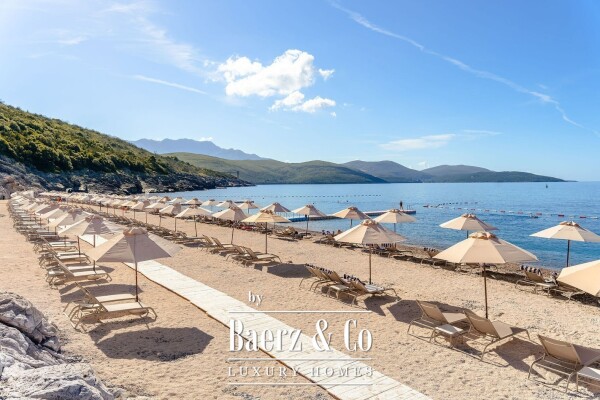 photo 8 Luxurious Duplex Apartment with a Sea View on the Coast of Montenegro