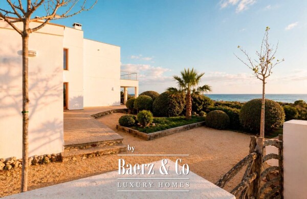photo 4 SEAFRONT VILLA IN CIUTADELLA, MENORCA, WITH PRIVATE POOL AND EXPANSION POTENTIAL